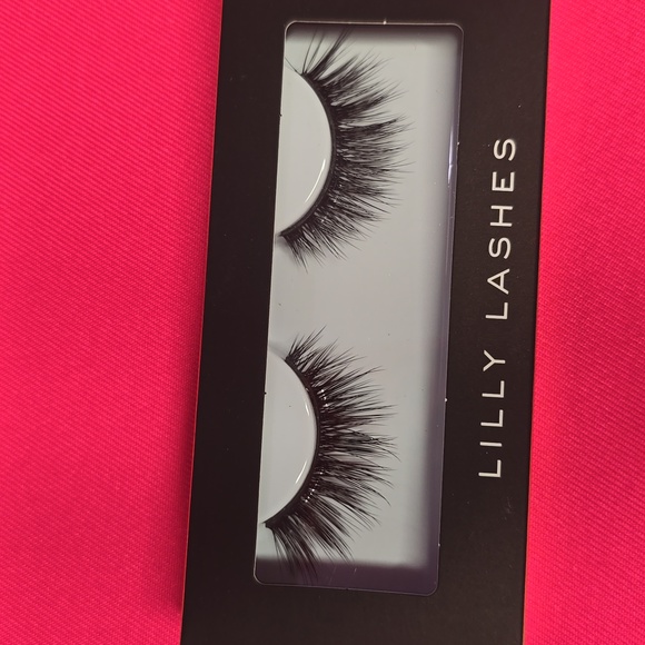 Lilly Lashes "Chicago" faux mink lashes - Picture 2 of 5